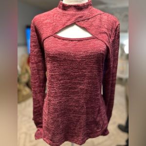 Maurice’s top size large. Burgundy